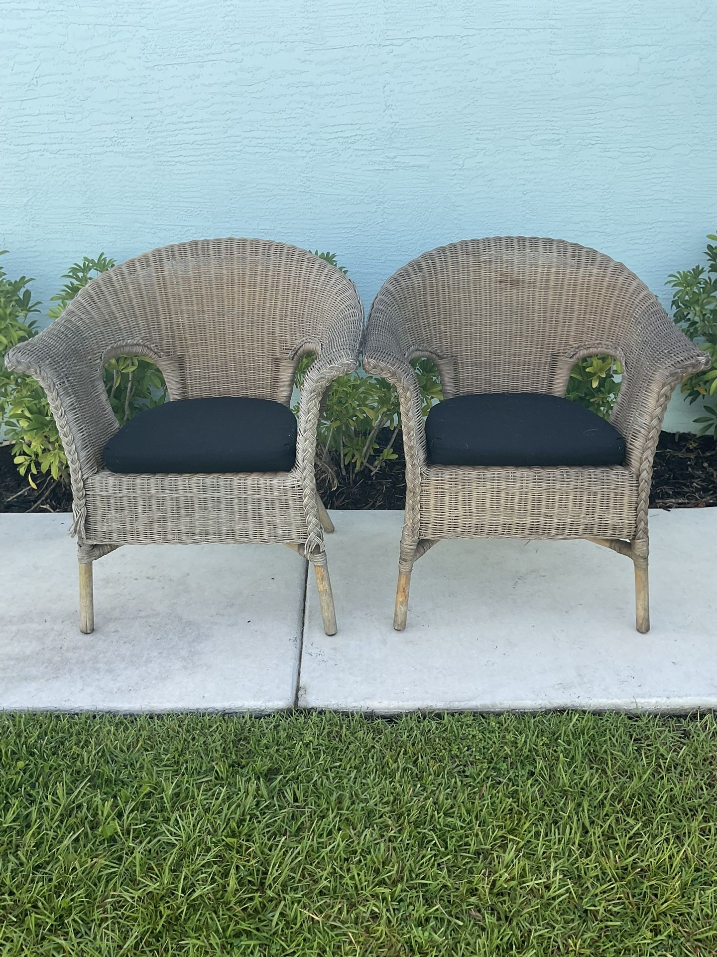 Wicker Chairs With Cushions