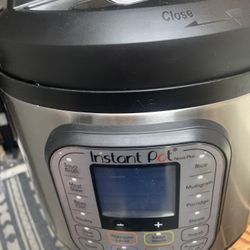 Instant Pot Electric Pressure Cooker NOVA PLUS 60 . 6 Quarts. 