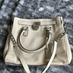 Michale Kors Leather Purse 