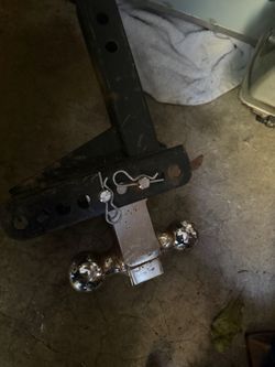 Hitch adjustable