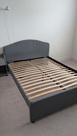 Queen bed - IKEA Hauga
