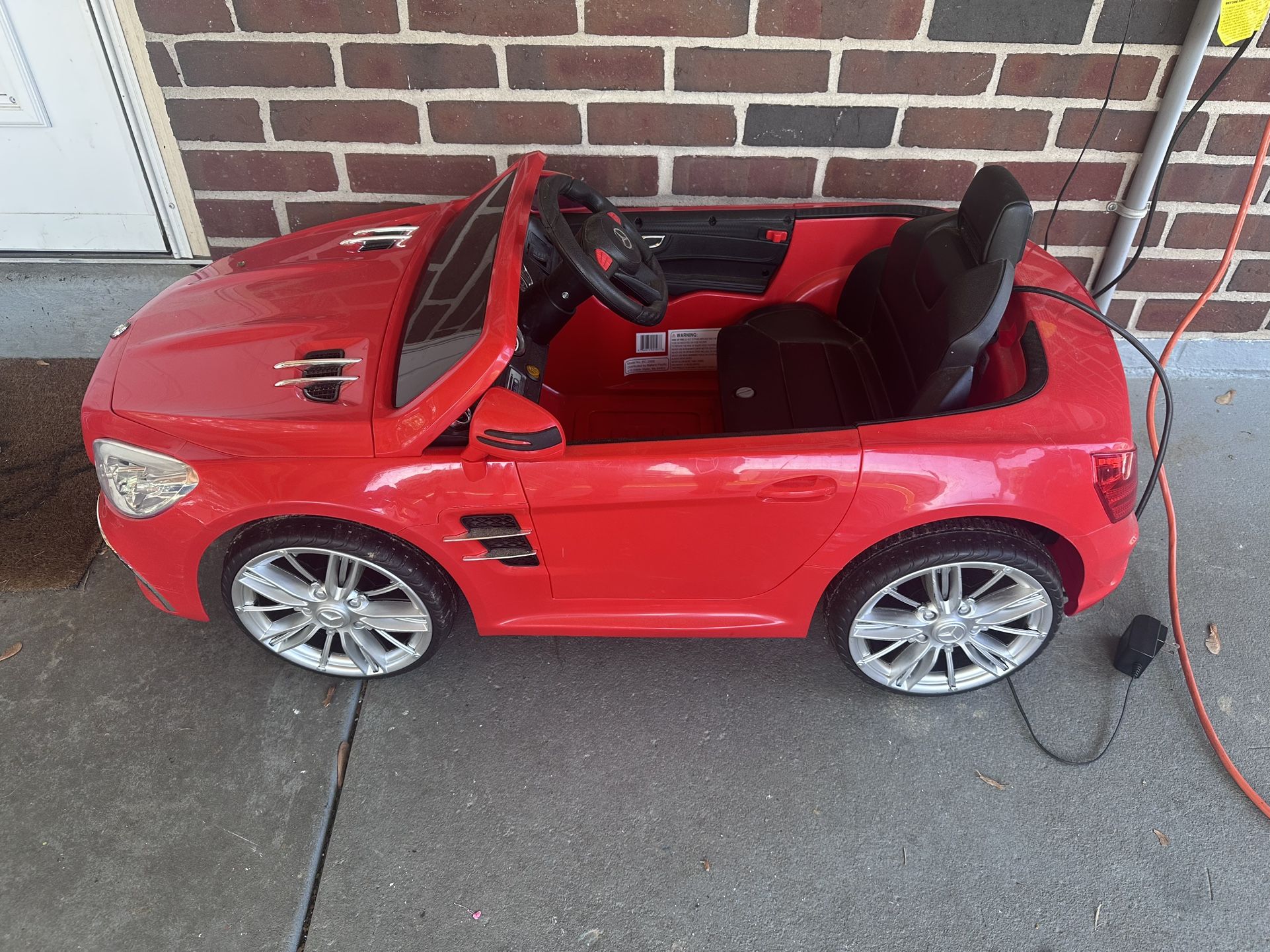 Kids Battery-operated Mercedes Car
