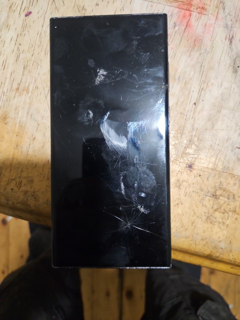 S23 Ultra Cracked Screen