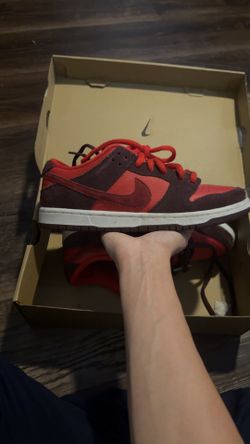 Nike Sb Dunk low cherrys Size 8.5