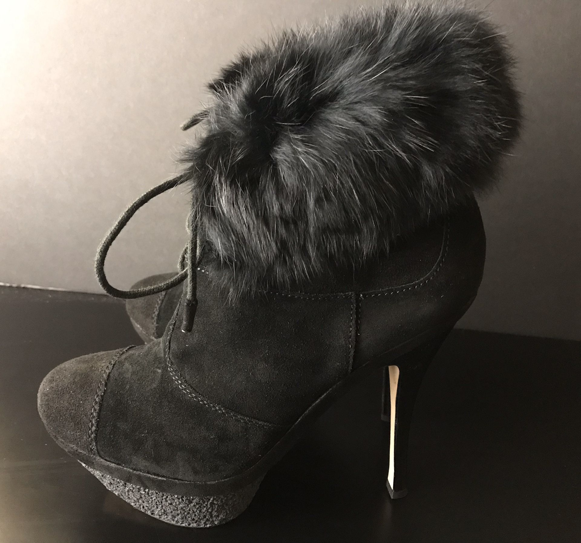 NEW in box - L.A.M.B Platform Boots w/ Trim Size 9