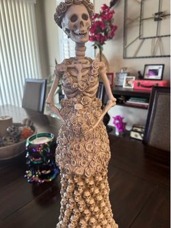 Halloween Decor Skeleton Lady