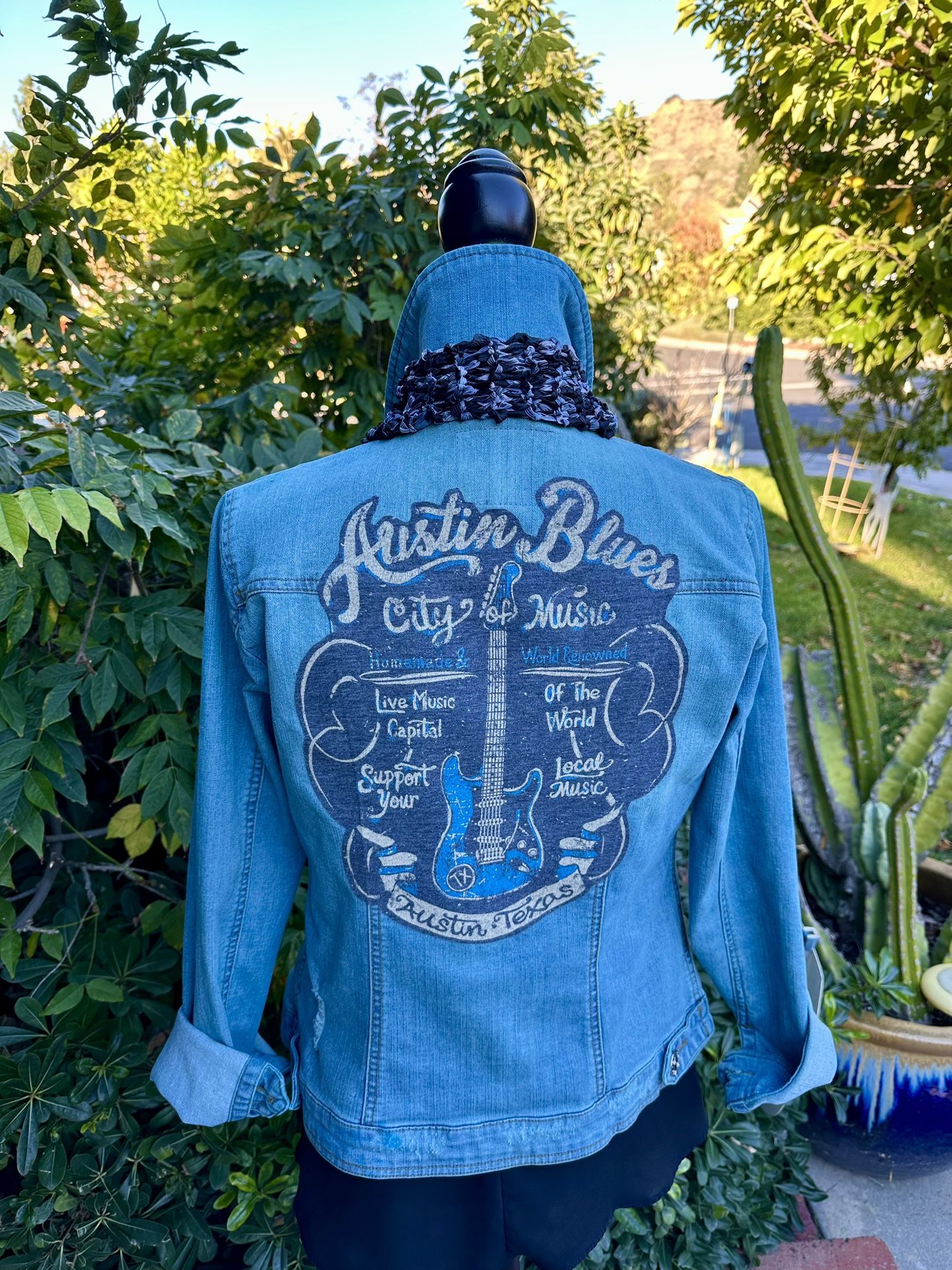 Women's Guess Austin Blues City Music Jean Jacket Medium with Handmade Skinny Scarf (Black and Gray)