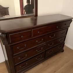 Bedroom Furniture Set 