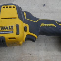 DEWALT SAWZALL DCS369 W 5AH BATTERY PRE OWNED 890609-1