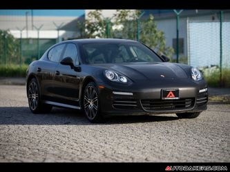 2016 Porsche Panamera 4 Edition