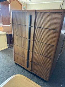 Beautiful Brand New Dresser Chest of Drawers 