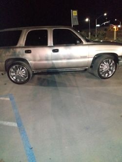 A Good Truck Third Row Seat 24-in Rims Good Title Pink Slip