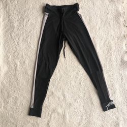 PINK Victoria's Secret Gray Fish Net Pull-On Stretchy Athleisure Leggings