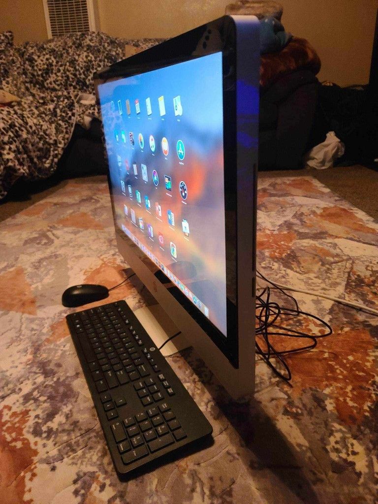 Computadora De Escritorio Apple Imac De 21.5 Pulgadas Procesador i3 Con Programas