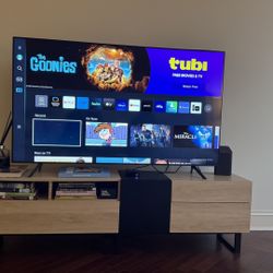 Samsung 65" class crystal uhd cu7000 & table