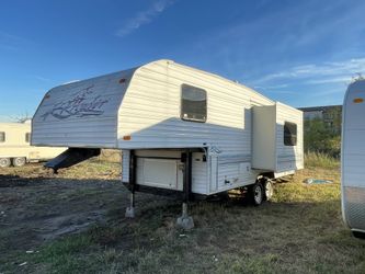 1999  Fifth Wheel Travel Trailer