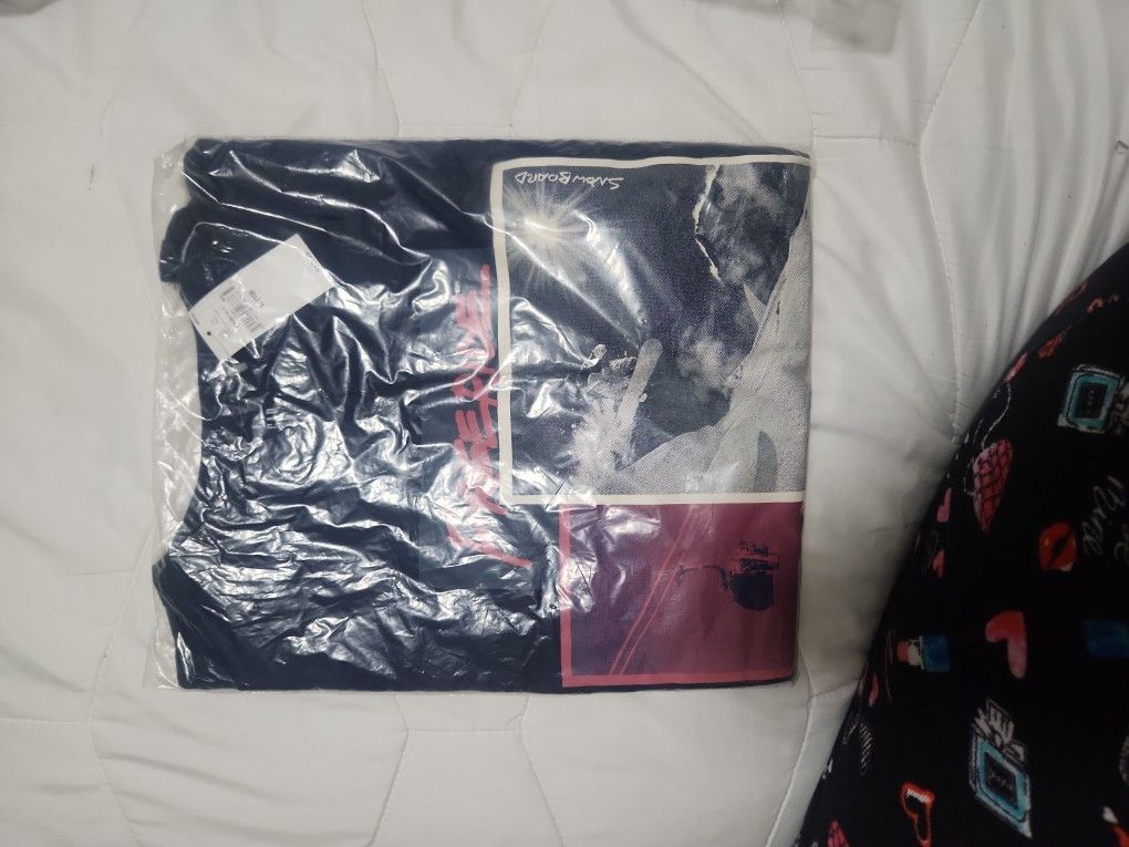 Boys Long Sleeve Shirt Size 10, Blue Boys Sweater Size 8 And A Beanie, Everything For 15 Dllrs