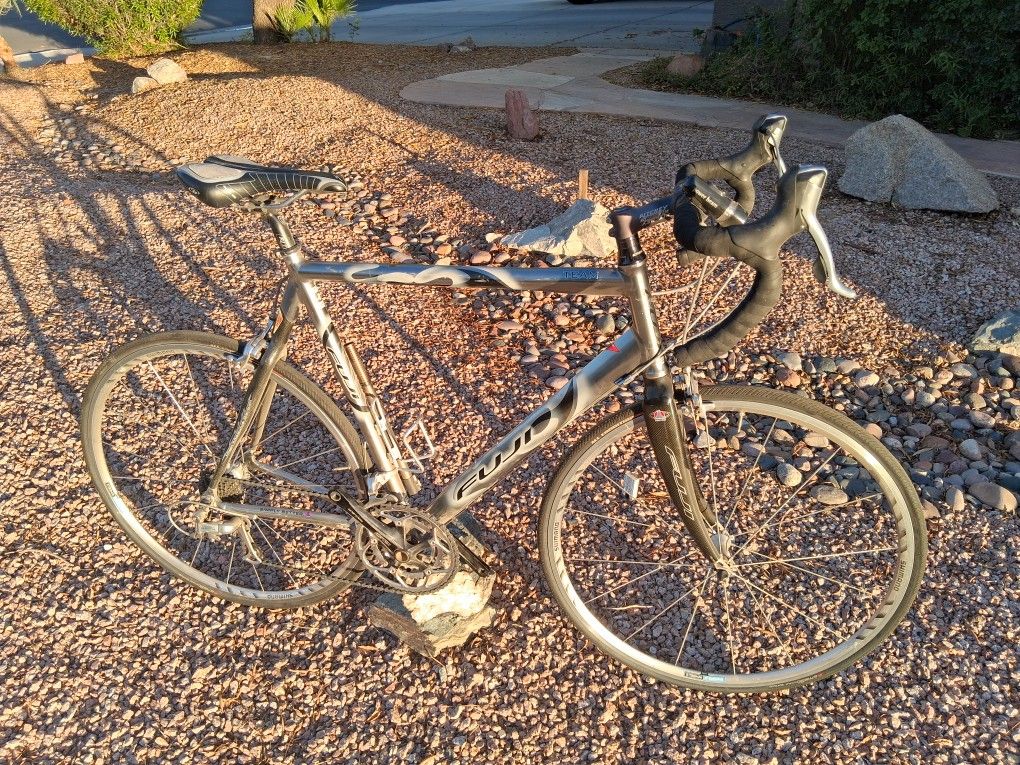 Professional Fuji Training Bike Ultralight In Excellent Condition $550 Firm