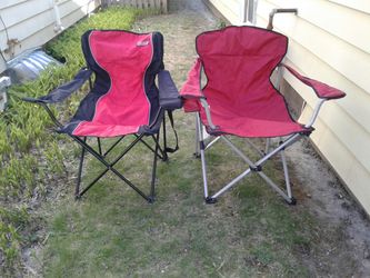 2 CAMPING CHAIRS