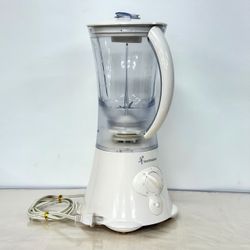 Toastmaster 6-Cup 8-Speed Blender 350W White Model 1132