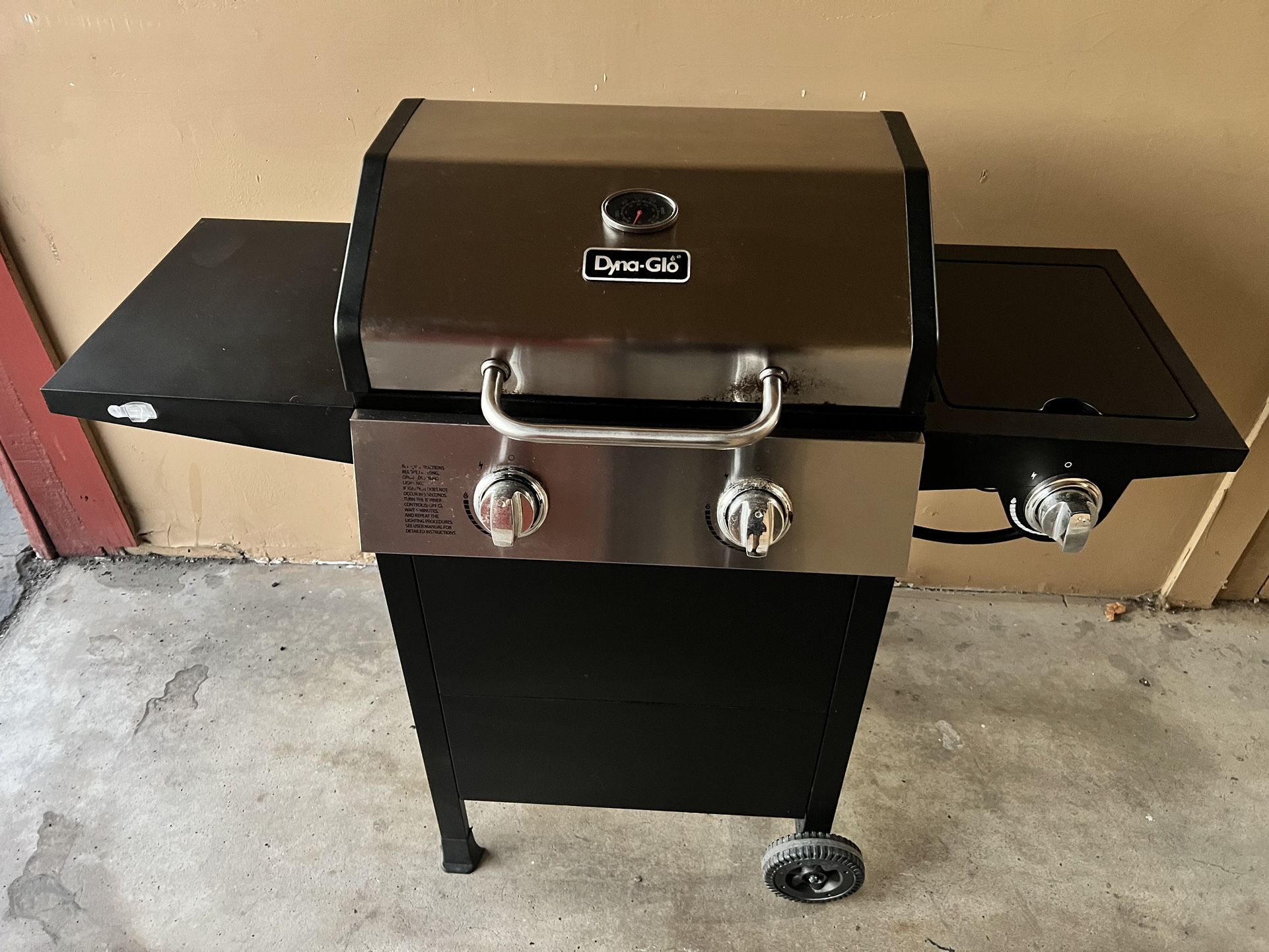 Burner Propane Grill Dyna Glo Gas Grill Reviews Dyna-Glo DGB300CNP