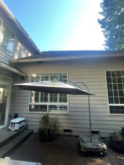 9’ foot offset patio umbrella on casters