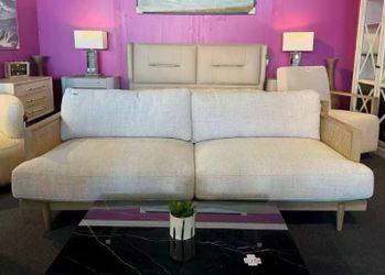 Linen Sofa，$680