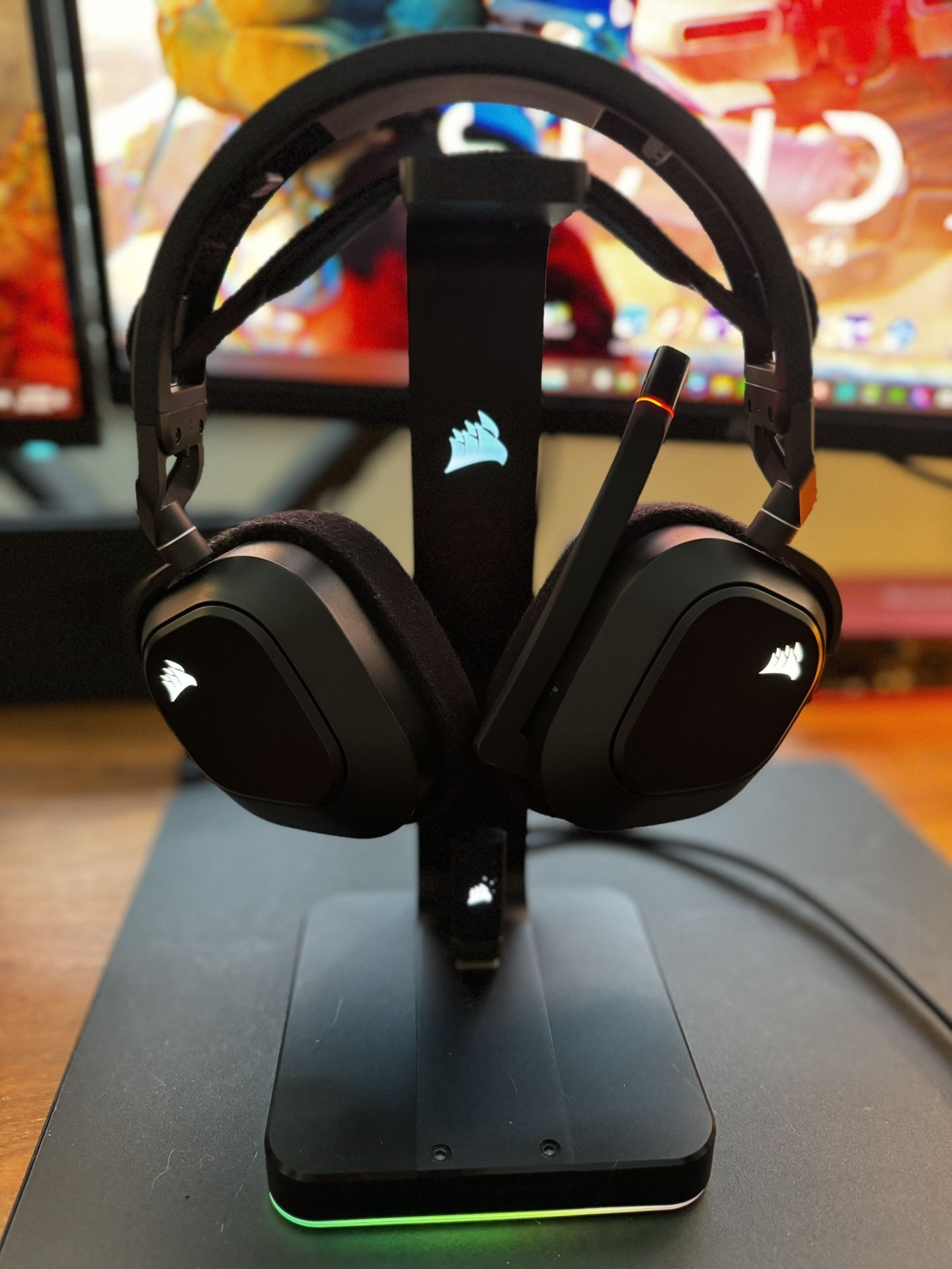Corsiar HS 80 RGB Wireless Gaming Headset