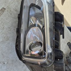 Hyundai Kona Left Headlight Oem