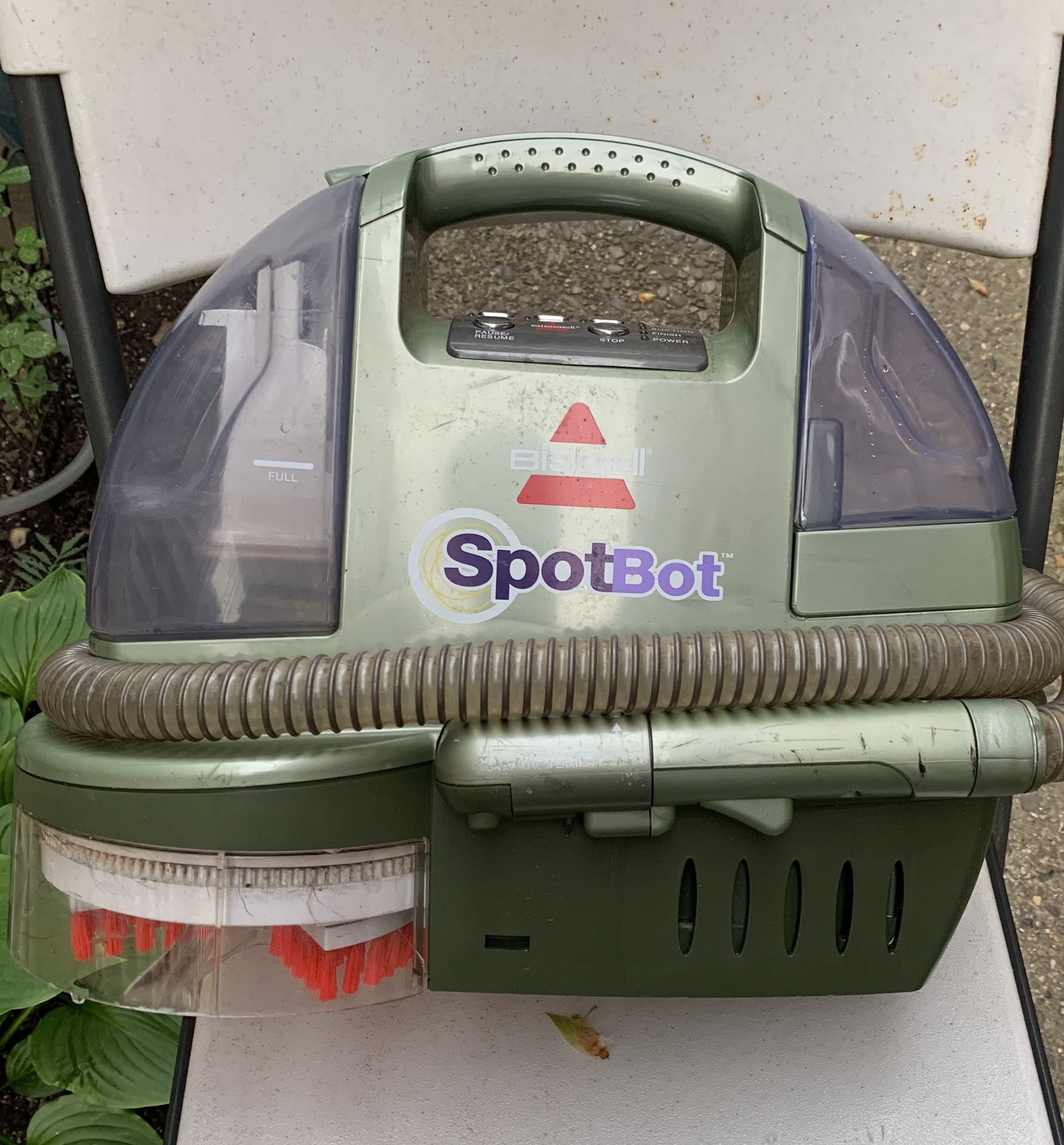 Bissell Spot Bot Portable Carpet Cleaner Hands free cleaning and manual cleaning options Unique spiral brushes Automatic smart system