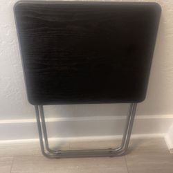 Foldable side table