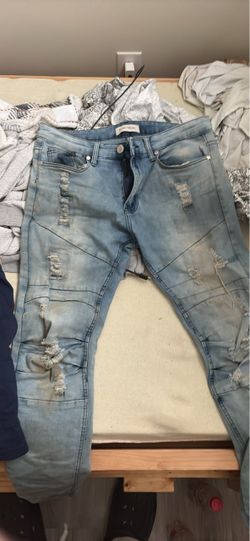 Distressed Light Wash Skinny Jeans