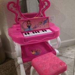 Kids Vanity - Musical