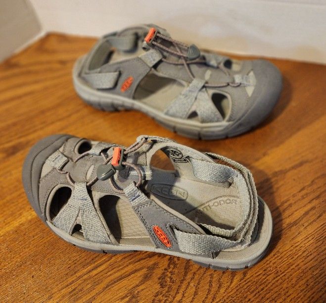 Women's Keen Ravine H2 Sandals Sz 10