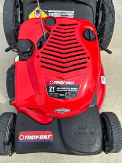 Troy-bilt  lawnmower front wheel drive starts right up runs perfect in very good condition