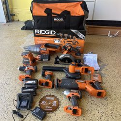 RIDGID 18V Cordless 8-Tool Combo Kit with 2.0 Ah Battery, 4.0 Ah Battery, Charger, and Tool Bag