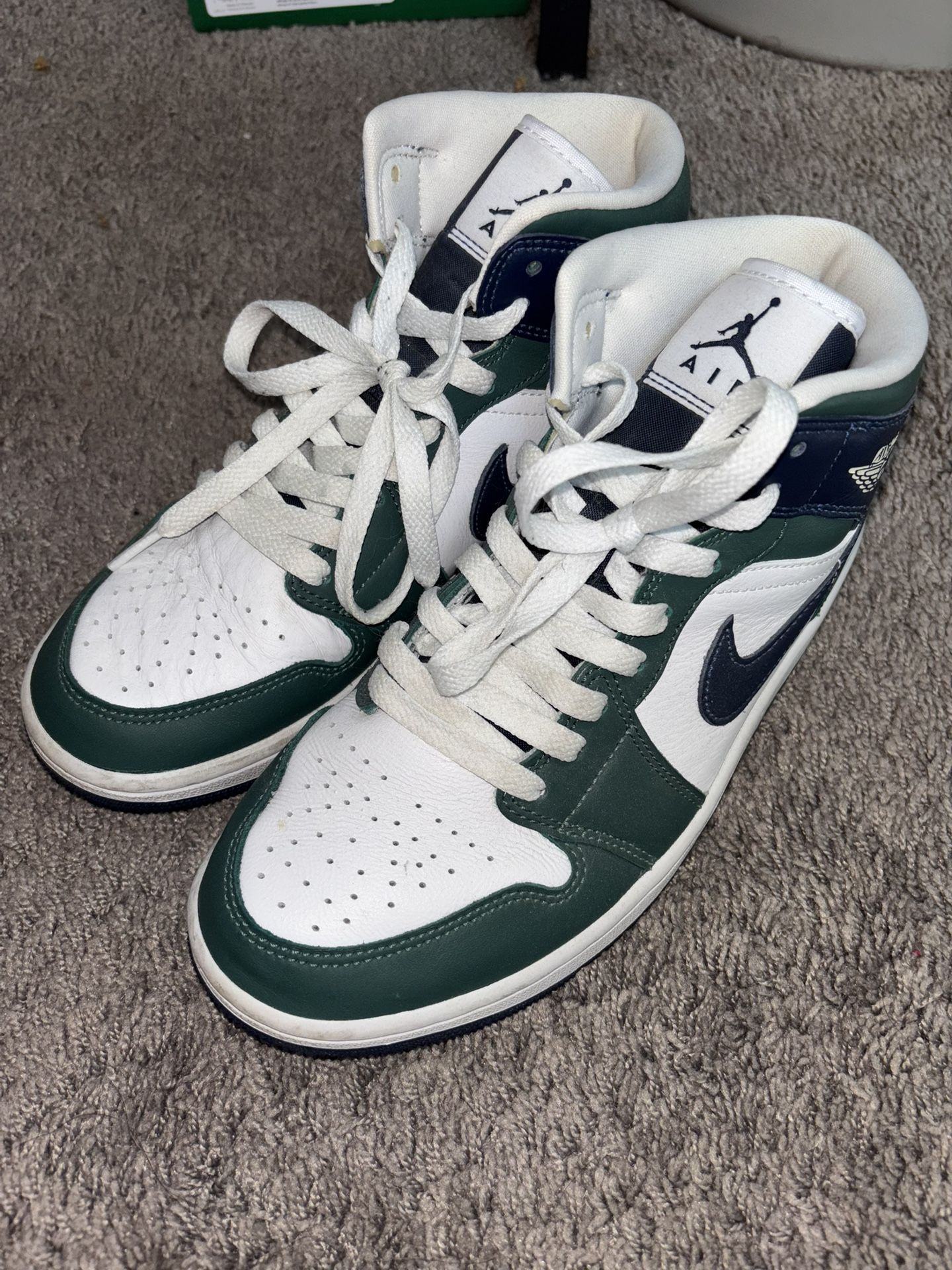 Air Jordan 1 Mid SE ‘Noble Green’