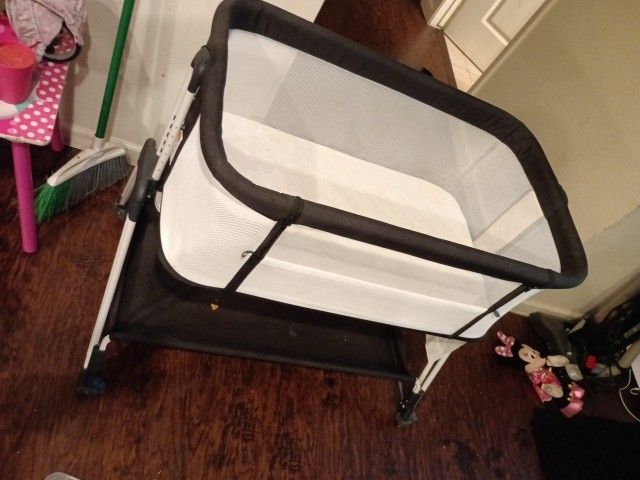 Bedside Sleeper Bassinet