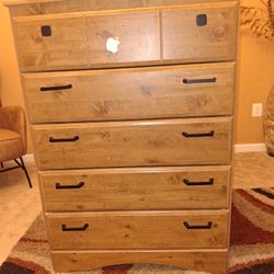 6-Drawer Chest Dresser