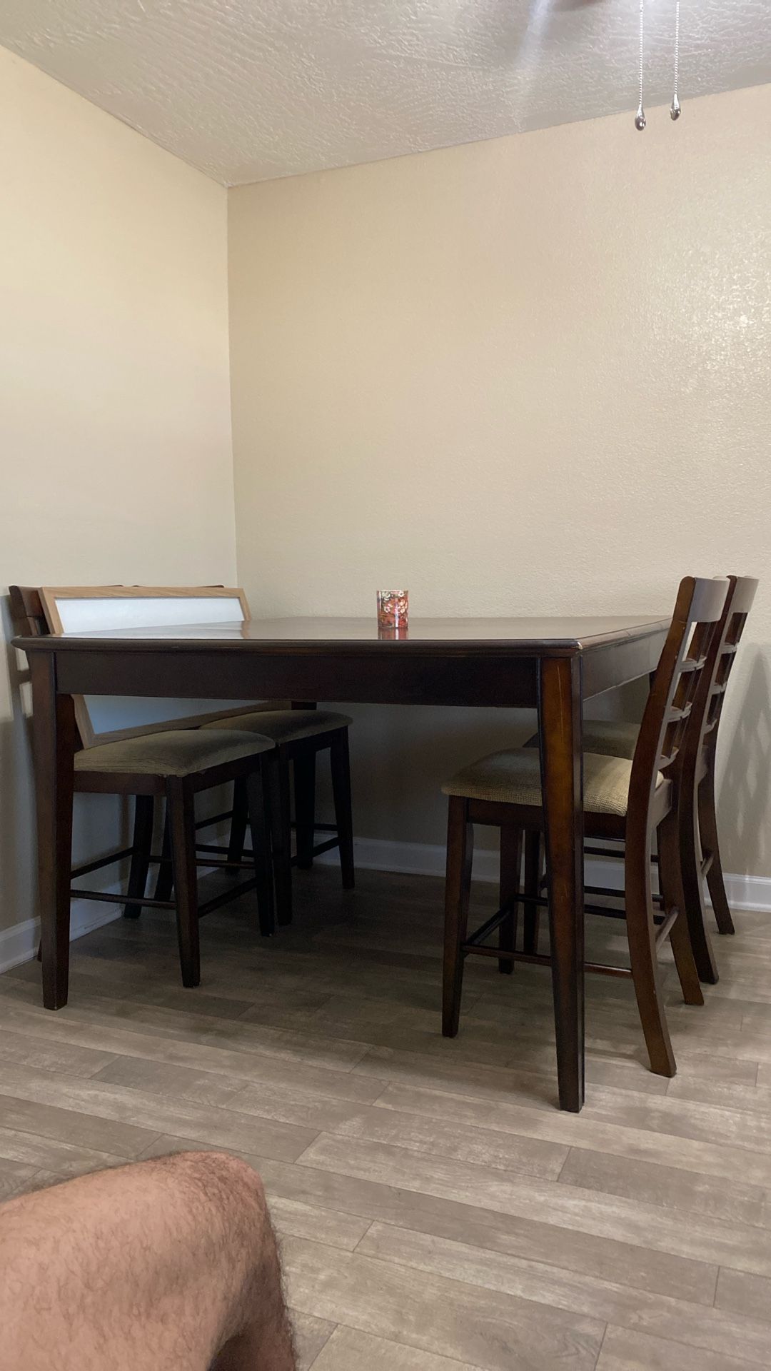 Adjustable Dinning Table. 50 Bucks.