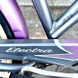 Electra 3 Speed Cruiser With Electra Removable Metal Basket