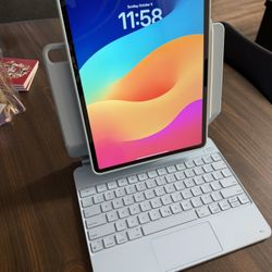 iPad Air 13" Bundle - w/ Apple Pencil & ESR Keyboard Case 