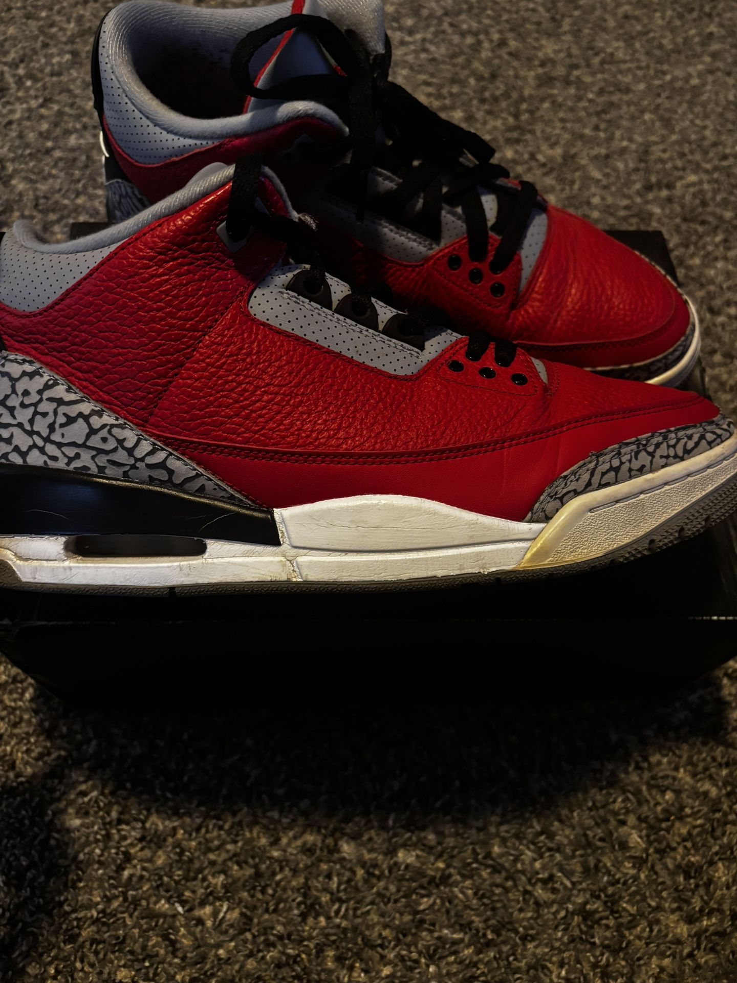Air Jordan 3 SE Unite -Fire Red And Cement Gray. Size 11