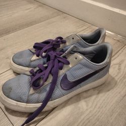 Used nike Purple Women Shoes Size9