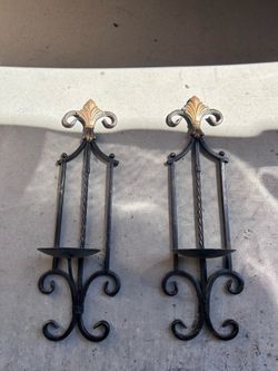 Metal wall candle holder