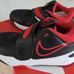 Big Boy Nike 4.5Y shoes brand new