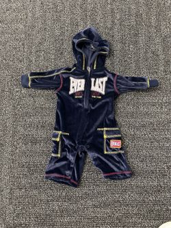 Everlast Infant Hooded Velour Jumpsuit Sz 0/3 Months