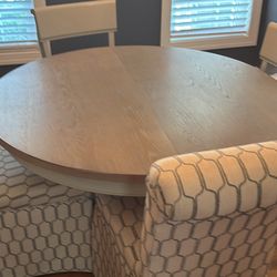Bassett Dining Room Set