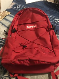 Red supreme backpack 🎒