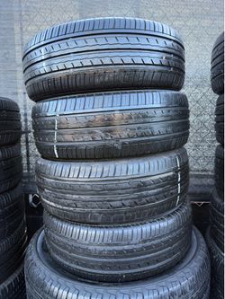 Vendo 215/55/R17 las 4 llantas por $170